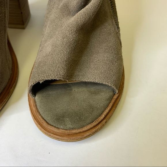 Dolce Vita Suede Leather Floppy Peep Toe Heels - Picture 3 of 12